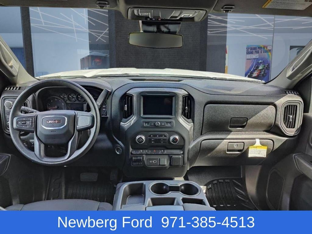 2025 GMC Sierra 3500 HD CC 4WD Crew Cab 177" WB, 60" CA Pro