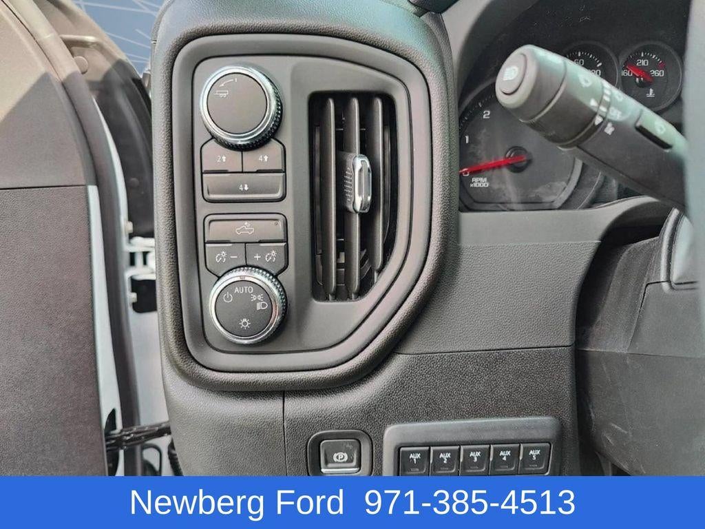 2025 GMC Sierra 3500 HD CC 4WD Crew Cab 177" WB, 60" CA Pro