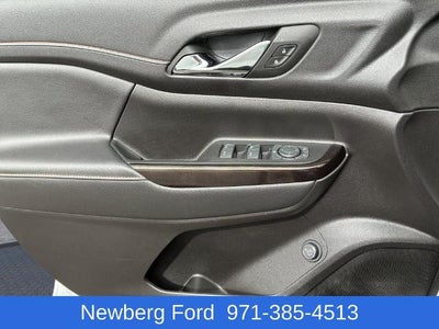 2023 GMC Acadia AWD AT4