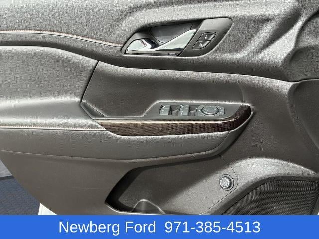 2023 GMC Acadia AWD AT4