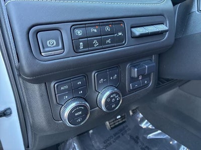 2024 GMC Yukon XL 4WD 4dr Denali Ultimate