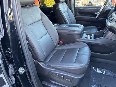 2022 Chevrolet Suburban 4WD RST