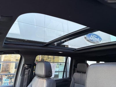 2022 Chevrolet Suburban 4WD RST