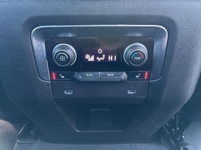 2022 Chevrolet Suburban 4WD RST