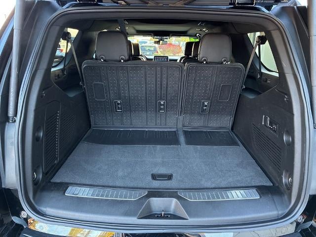 2022 Chevrolet Suburban 4WD RST