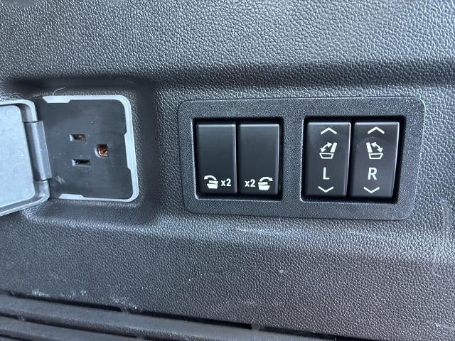 2022 Chevrolet Suburban 4WD RST