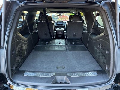 2022 Chevrolet Suburban 4WD RST