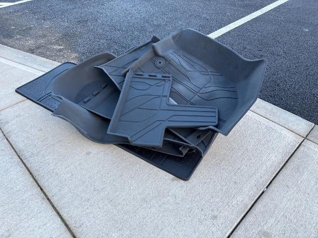 2022 Chevrolet Suburban 4WD RST