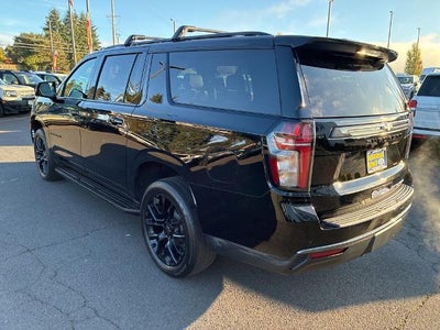 2022 Chevrolet Suburban 4WD RST