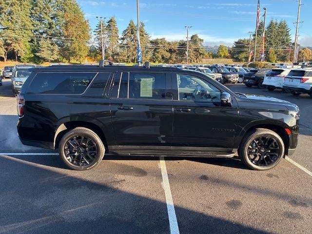 2022 Chevrolet Suburban 4WD RST