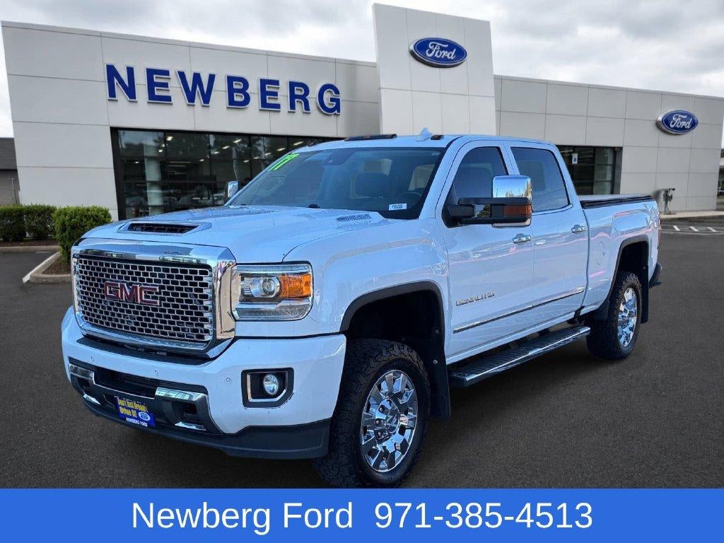 2017 GMC Sierra 2500 HD Crew Cab Standard Box 4-Wheel Drive Denali