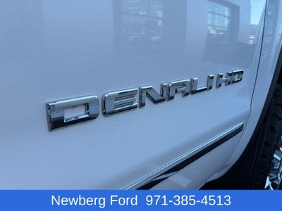 2017 GMC Sierra 2500 HD Crew Cab Standard Box 4-Wheel Drive Denali