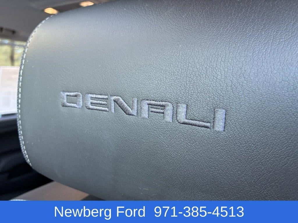 2017 GMC Sierra 2500 HD Crew Cab Standard Box 4-Wheel Drive Denali