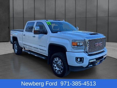 2017 GMC Sierra 2500 HD Crew Cab Standard Box 4-Wheel Drive Denali