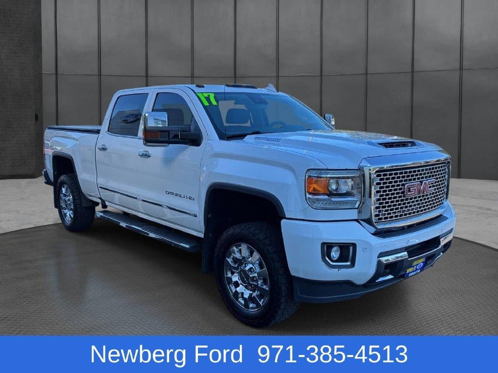 2017 GMC Sierra 2500 HD Crew Cab Standard Box 4-Wheel Drive Denali