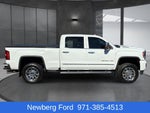 2017 GMC Sierra 2500 HD Crew Cab Standard Box 4-Wheel Drive Denali