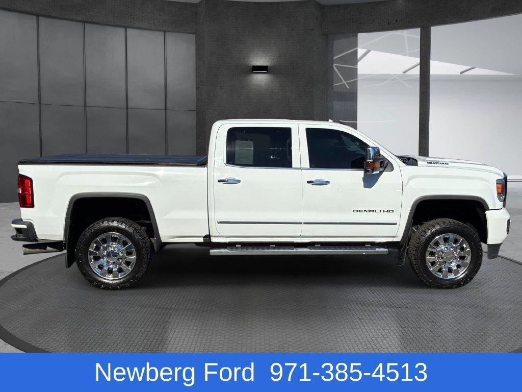 2017 GMC Sierra 2500 HD Crew Cab Standard Box 4-Wheel Drive Denali