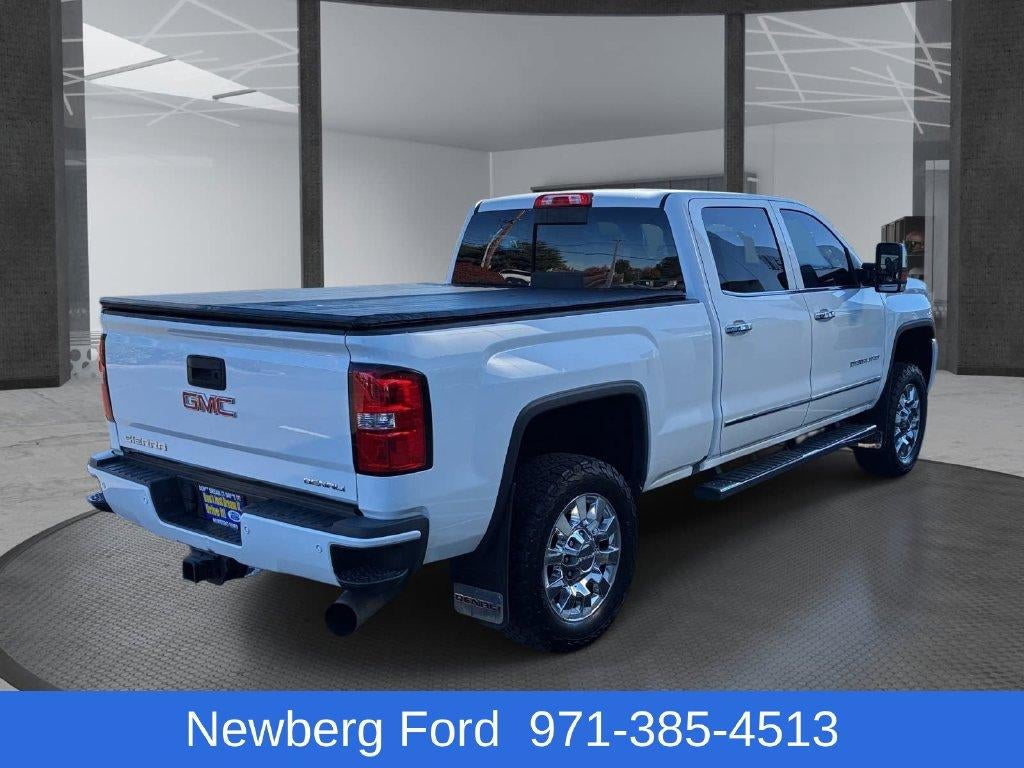 2017 GMC Sierra 2500 HD Crew Cab Standard Box 4-Wheel Drive Denali