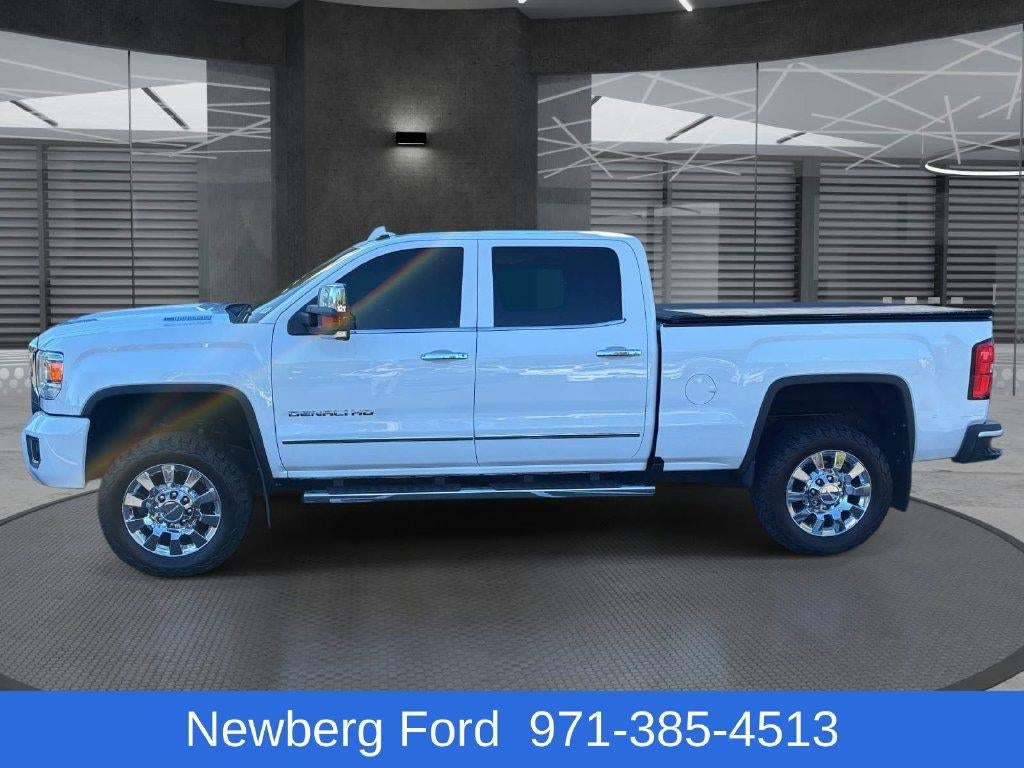 2017 GMC Sierra 2500 HD Crew Cab Standard Box 4-Wheel Drive Denali