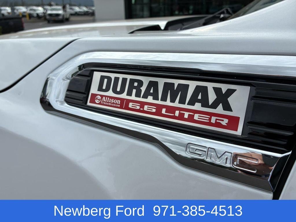 2023 GMC Sierra 3500HD Crew Cab Long Box 4-Wheel Drive Denali