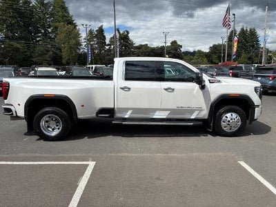 2025 GMC Sierra 3500HD Crew Cab Long Box 4-Wheel Drive Denali