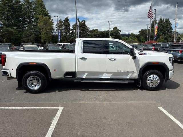 2025 GMC Sierra 3500HD Crew Cab Long Box 4-Wheel Drive Denali