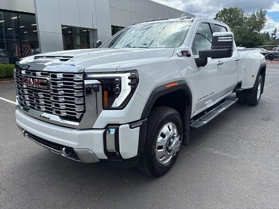 2025 GMC Sierra 3500HD Crew Cab Long Box 4-Wheel Drive Denali