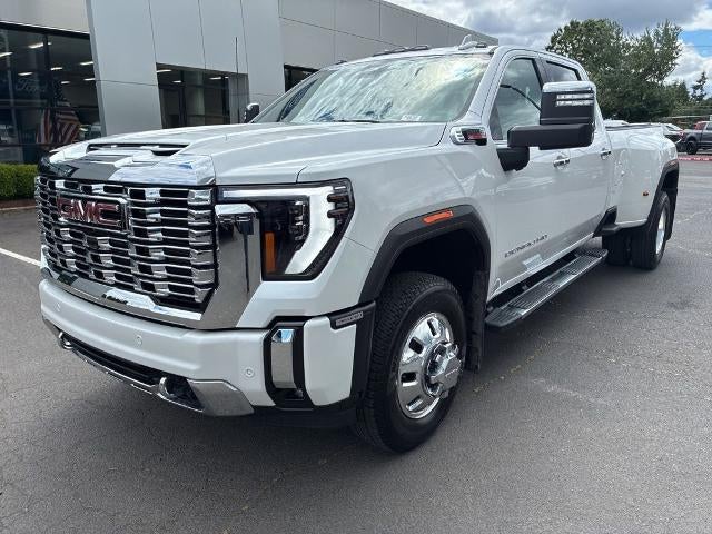 2025 GMC Sierra 3500HD Crew Cab Long Box 4-Wheel Drive Denali