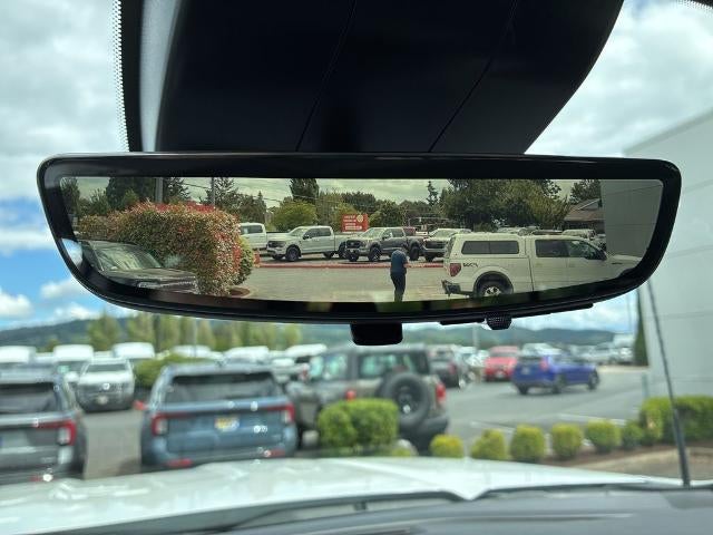 2025 GMC Sierra 3500HD Crew Cab Long Box 4-Wheel Drive Denali
