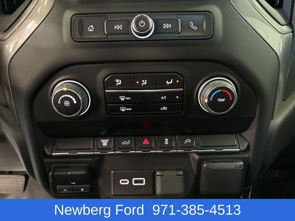 2023 Chevrolet Silverado 2500 HD Crew Cab Standard Box 4-Wheel Drive Custom
