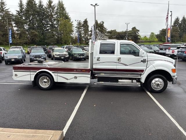 2008 Ford Super Duty F-650 Straight Frame Crew Cab XL