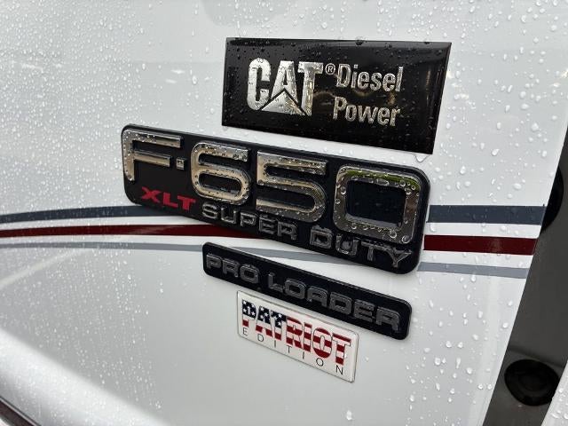 2008 Ford Super Duty F-650 Straight Frame Crew Cab XL