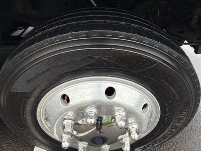 2008 Ford Super Duty F-650 Straight Frame Crew Cab XL