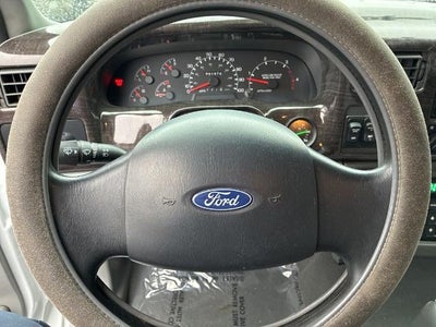2008 Ford Super Duty F-650 Straight Frame Crew Cab XL