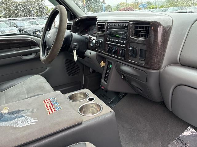 2008 Ford Super Duty F-650 Straight Frame Crew Cab XL
