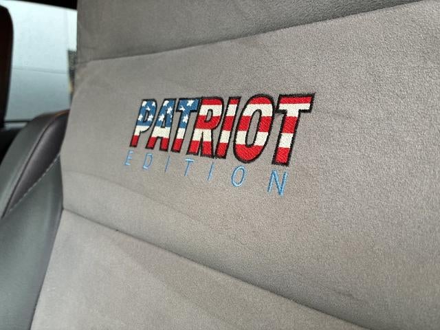 2008 Ford Super Duty F-650 Straight Frame Crew Cab XL