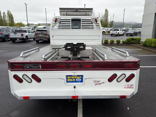 2008 Ford Super Duty F-650 Straight Frame Crew Cab XL