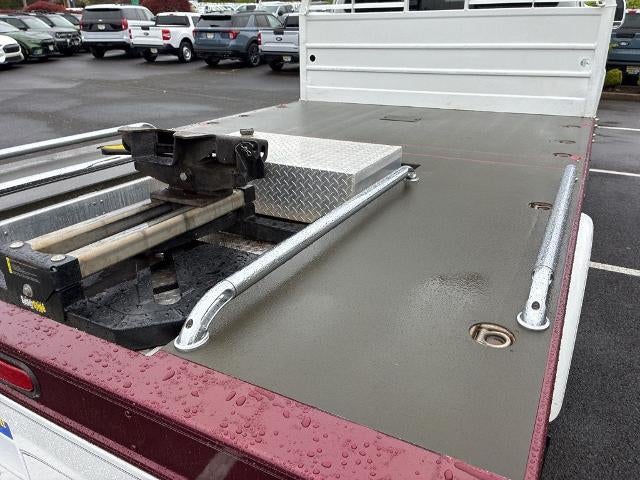 2008 Ford Super Duty F-650 Straight Frame Crew Cab XL