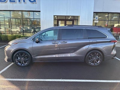 2021 Toyota Sienna XSE FWD 7-Passenger (Natl)