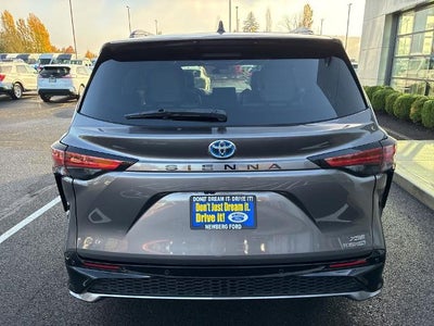 2021 Toyota Sienna XSE FWD 7-Passenger (Natl)