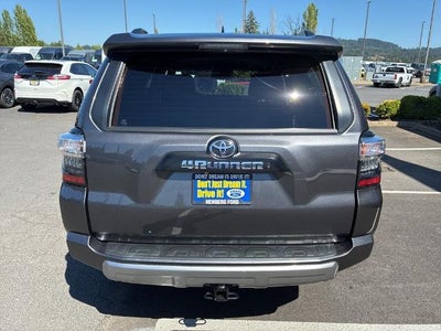 2022 Toyota 4Runner TRD Off Road 4WD (Natl)