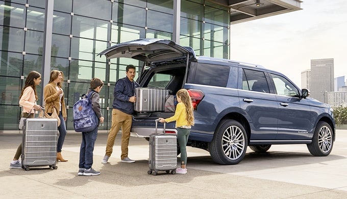 Family loading Ford with cargo | Newberg Ford in Newberg OR